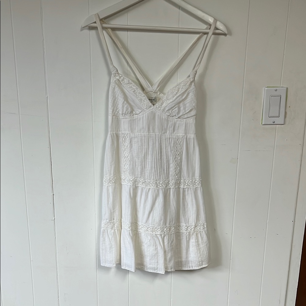 White Sleeveless Dress